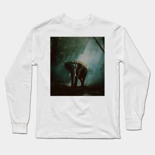 Modern minimalist elephant in wildlife Long Sleeve T-Shirt